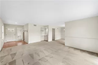 Photo #4: OC22253012 Listing 