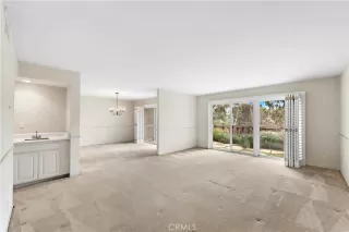 Photo #5: OC22253012 Listing 