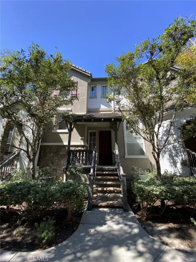 MLS: OC22253037 Condo For Sale