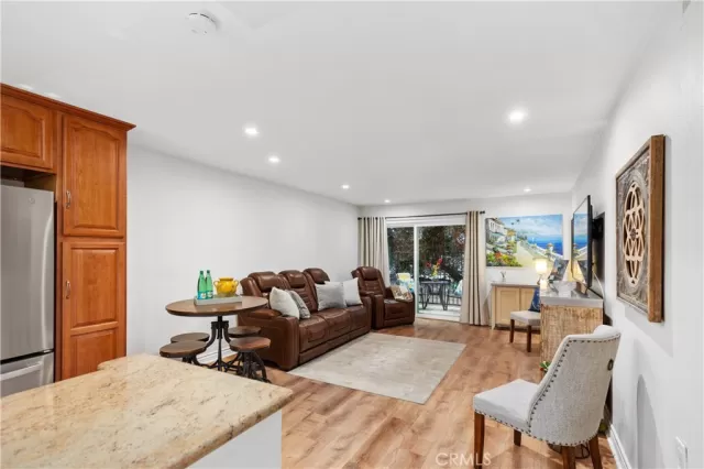 MLS: OC22253257 Condo For Sale