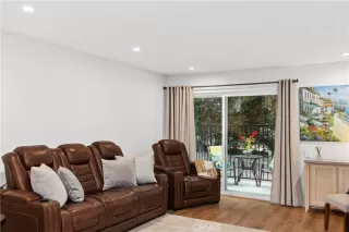 Photo #4: OC22253257 Listing