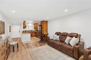 Photo #6: OC22253257 Listing