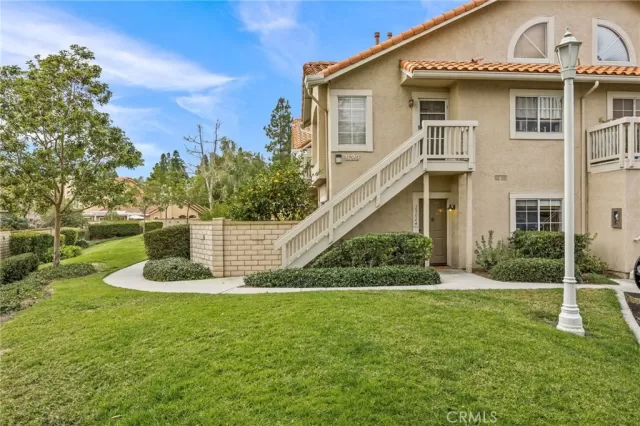 MLS: OC22253418 Condo For Sale