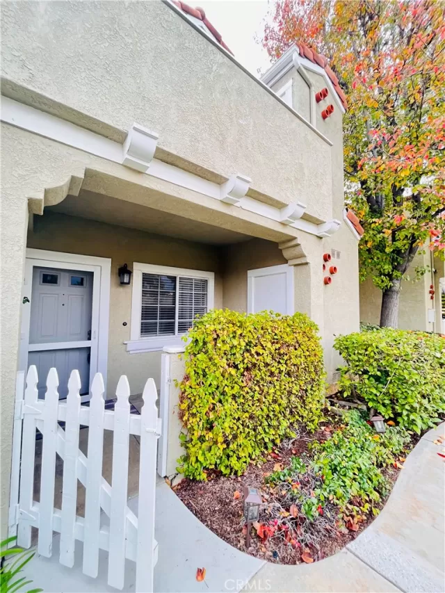 MLS: OC22254080 Condo For Sale