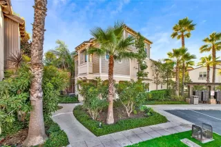 Photo #1: OC22254163 Listing