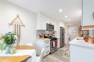 Photo #4: OC22254587 Listing