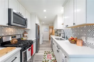 Photo #5: OC22254587 Listing