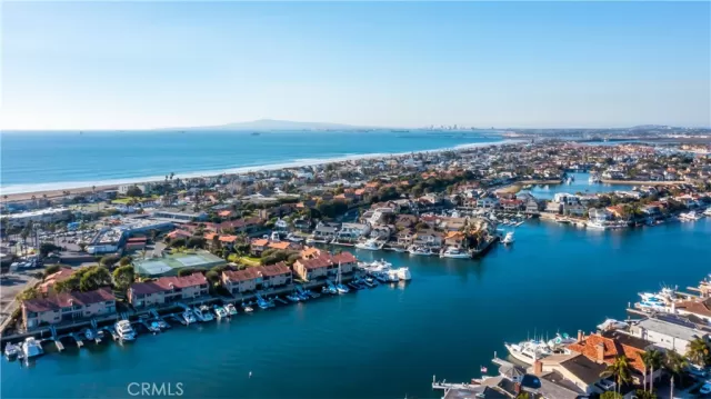 MLS: OC22254741 Condo For Sale