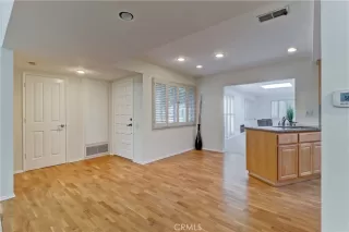 Photo #6: OC22254788 Listing