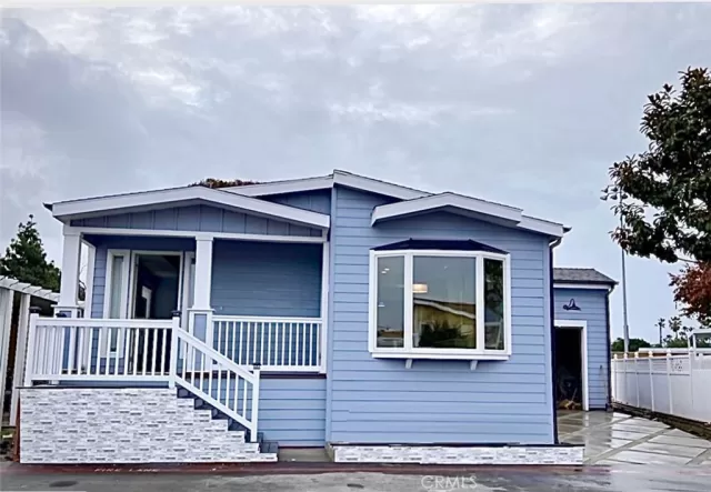 MLS: OC22254891 Condo For Sale