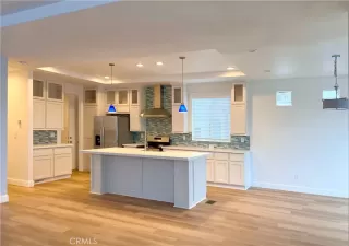 Photo #4: OC22254891 Listing 