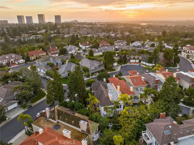 MLS: OC22255310 Condo For Sale