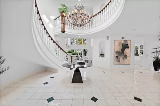 Photo #6: OC22255310 Listing 