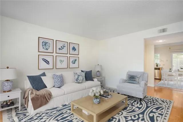 MLS: OC22255316 Condo For Sale