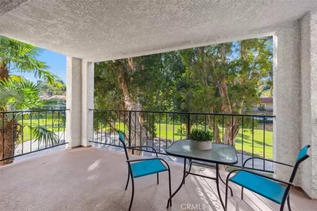 MLS: OC22255712 Condo For Sale