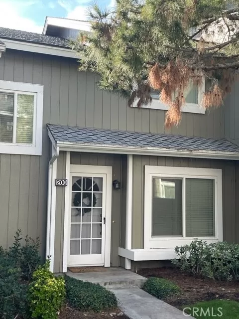 MLS: OC22256429 Condo For Sale