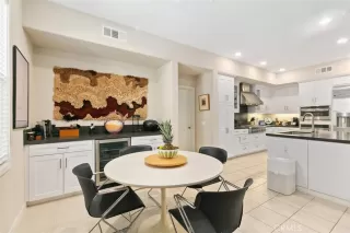 Photo #3: OC22256574 Listing