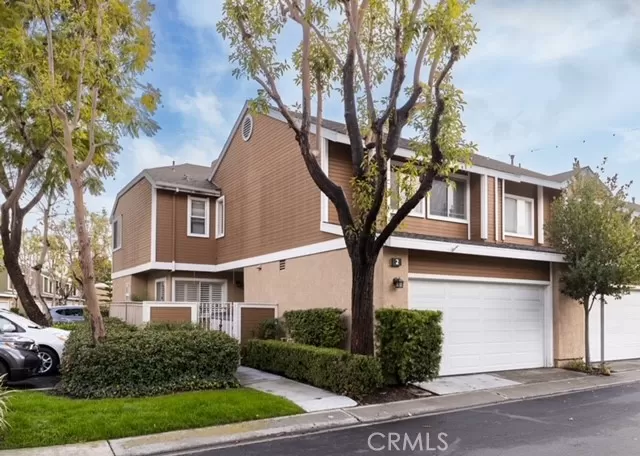 MLS: OC22256693 Condo For Sale