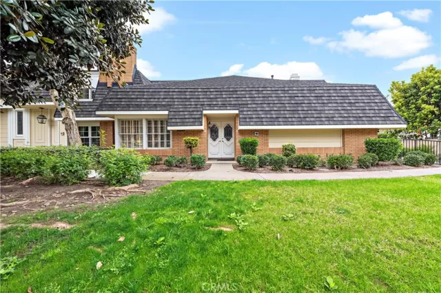 MLS: OC22256755 Condo For Sale