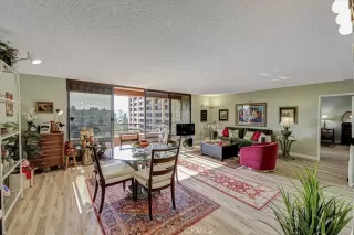 Photo #2: OC22256922 Listing