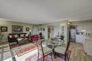 Photo #3: OC22256922 Listing