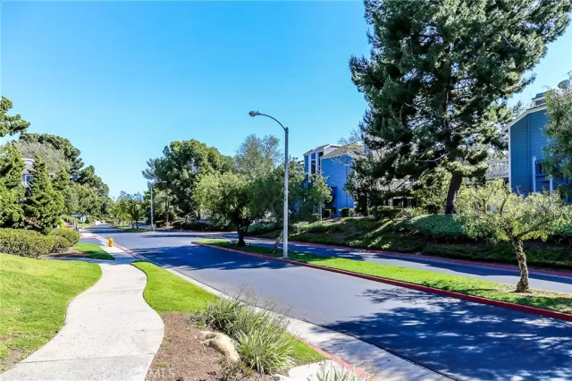 MLS: OC22256936 Condo For Sale