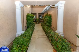 Photo #1: OC22257037 Listing