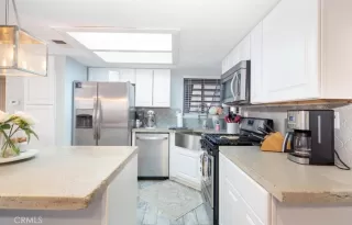 Photo #4: OC22257460 Listing