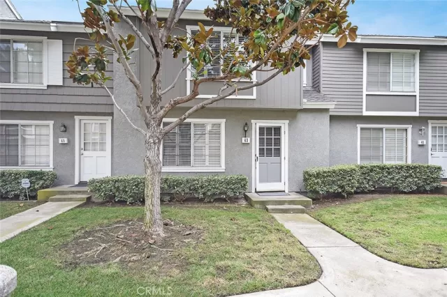 MLS: OC22257534 Condo For Sale