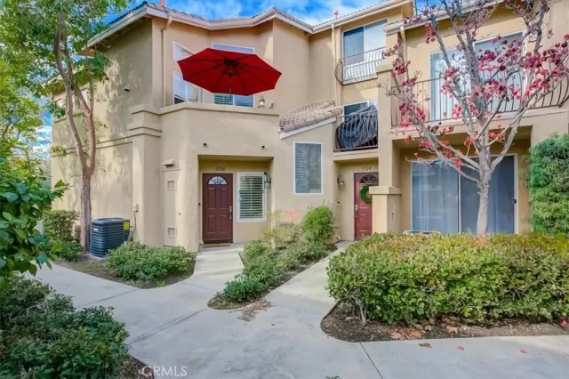 MLS: OC22257558 Condo For Sale