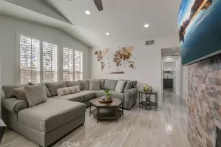 Photo #4: OC22257558 Listing