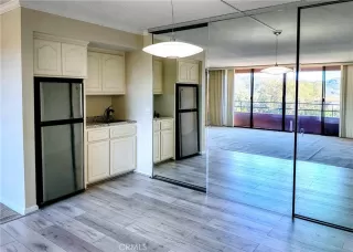 Photo #3: OC22257636 Listing