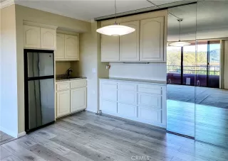 Photo #4: OC22257636 Listing