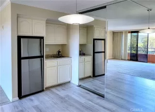 Photo #5: OC22257636 Listing