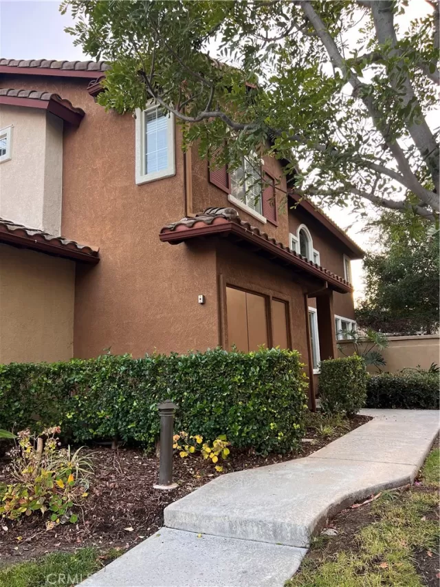 MLS: OC22257776 Condo For Sale