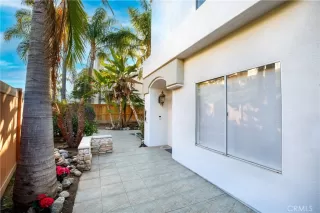 Photo #2: OC22258046 Listing