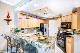 Photo #4: OC22258046 Listing