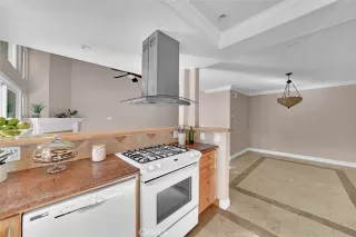 Photo #4: OC22259342 Listing