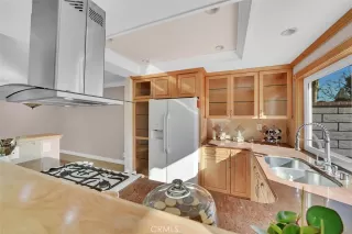 Photo #5: OC22259342 Listing