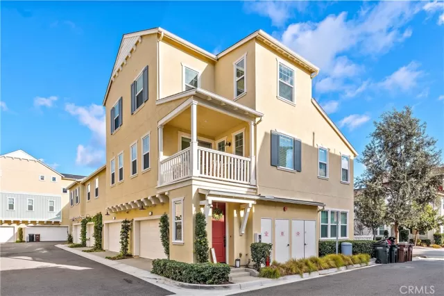 MLS: OC22259401 Condo For Sale