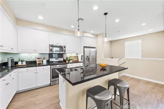 Photo #5: OC22259401 Listing