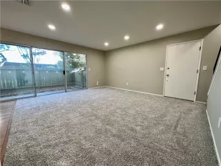 Photo #5: OC22259577 Listing