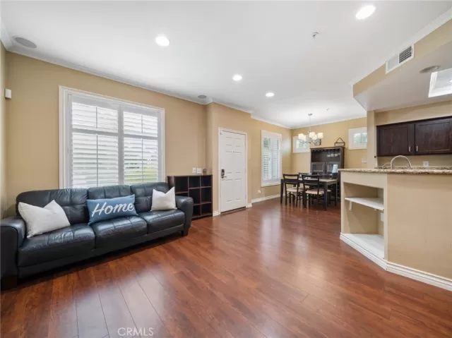 MLS: OC22259691 Condo For Sale