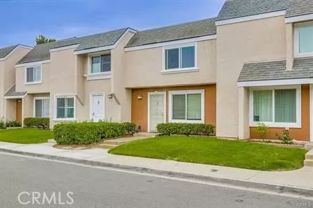 MLS: OC22259733 Condo For Sale