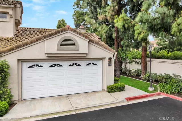 MLS: OC22260066 Condo For Sale