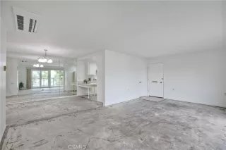 Photo #6: OC22260177 Listing