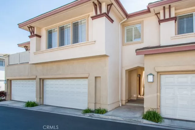 MLS: OC22260483 Condo For Sale