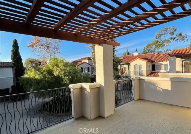 MLS: OC22260755 Condo For Sale