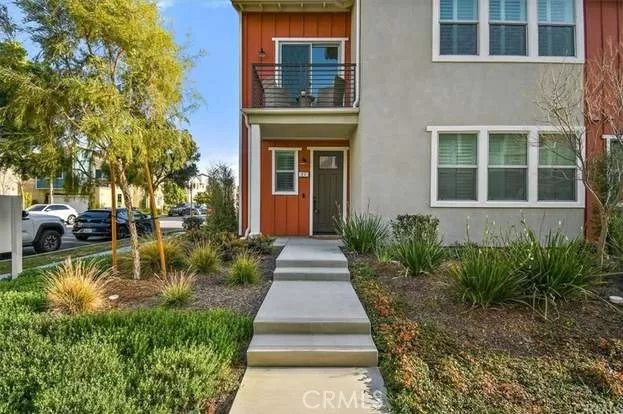 MLS: OC22261005 Condo For Sale