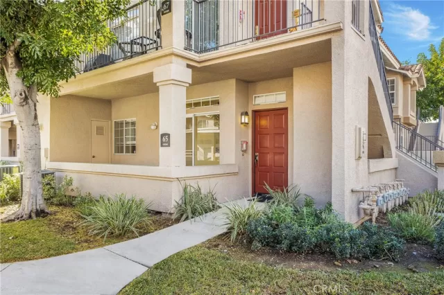 MLS: OC22261324 Condo For Sale